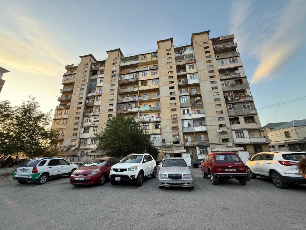 Satılır 2 otaqlı mənzil 65 m²
