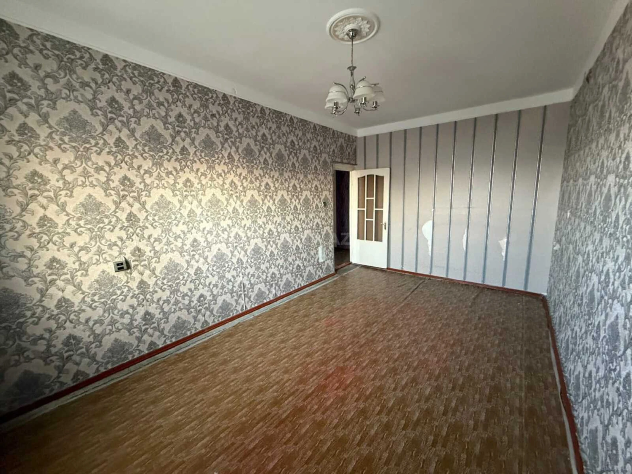 Satılır 2 otaqlı mənzil 65 m²