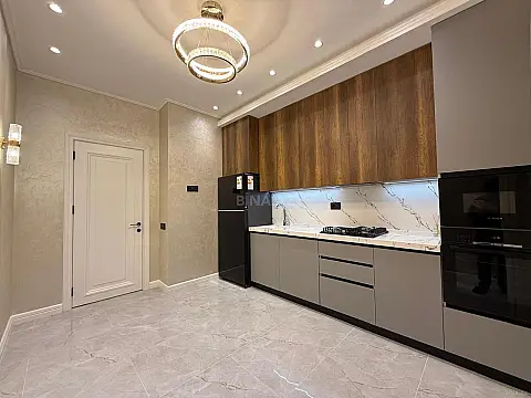 Satılır 3 otaqlı mənzil 130 m²