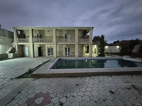 Satılır 4 otaqlı həyət evi 250 m²