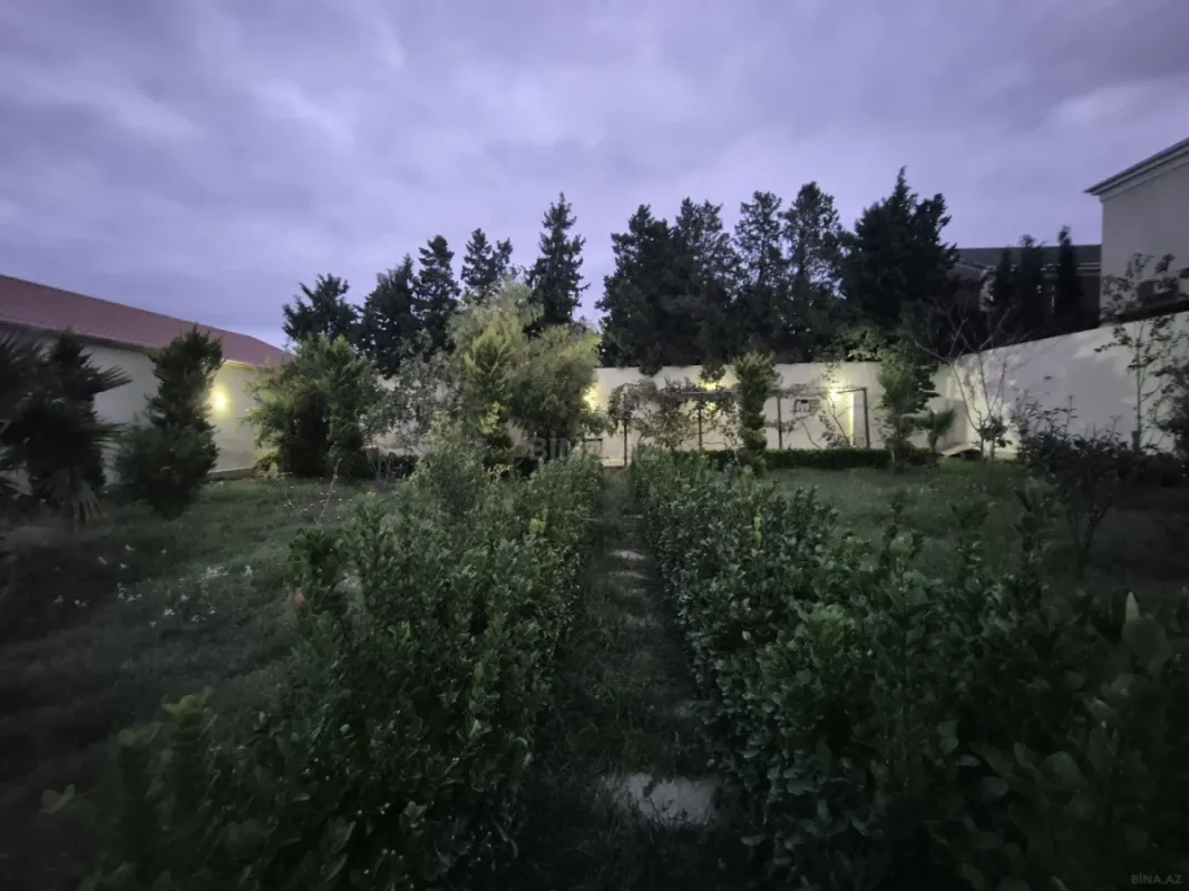 Satılır 4 otaqlı həyət evi 250 m²