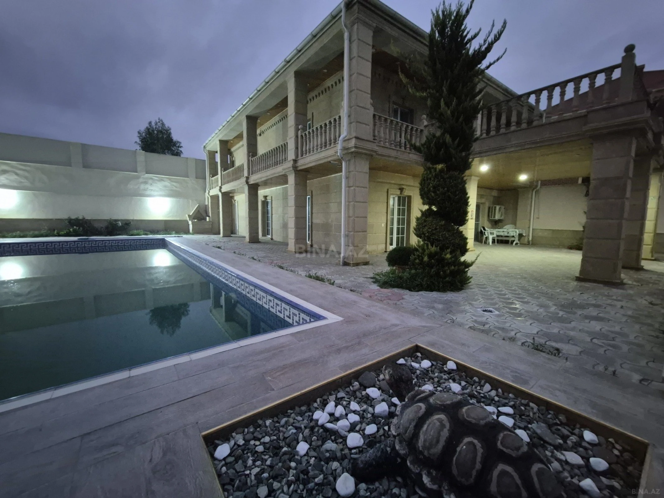 Satılır 4 otaqlı həyət evi 250 m²