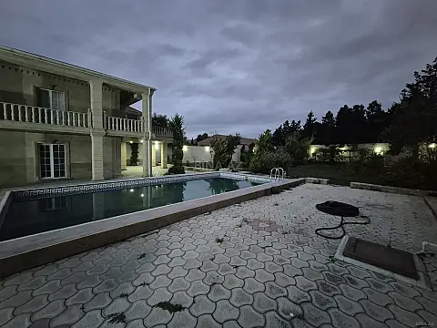 Satılır 4 otaqlı həyət evi 250 m²