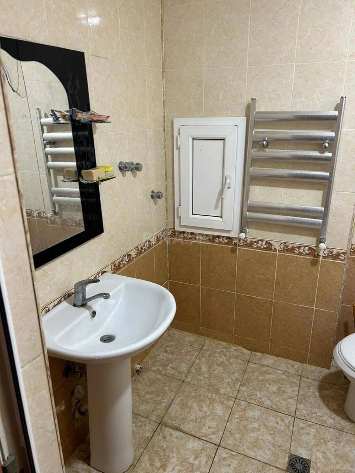 Kirayə verilir 2 otaqlı mənzil 60 m²