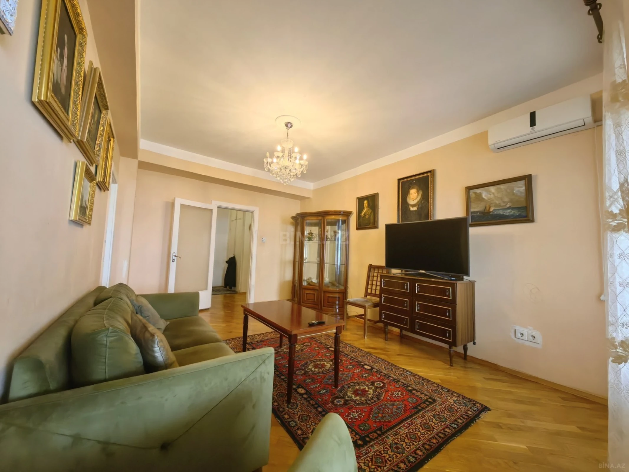 Satılır 4 otaqlı mənzil 170 m²