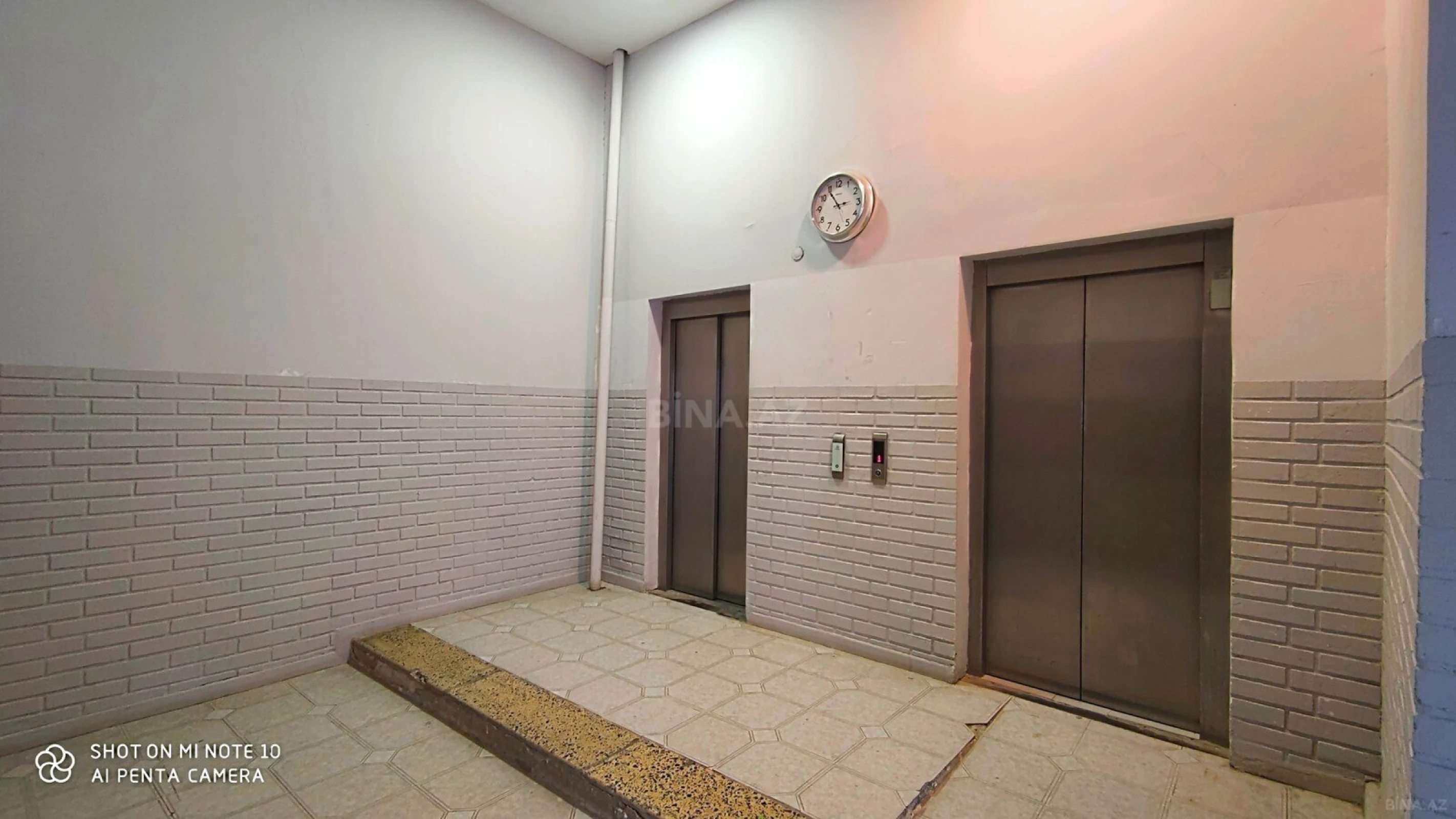 Satılır 4 otaqlı mənzil 170 m²