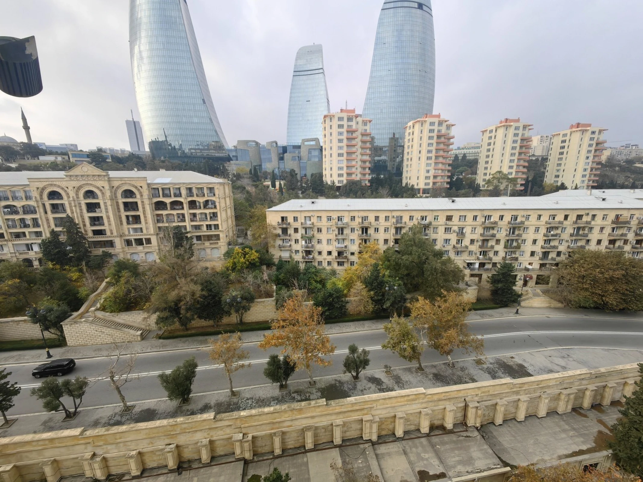 Satılır 4 otaqlı mənzil 170 m²