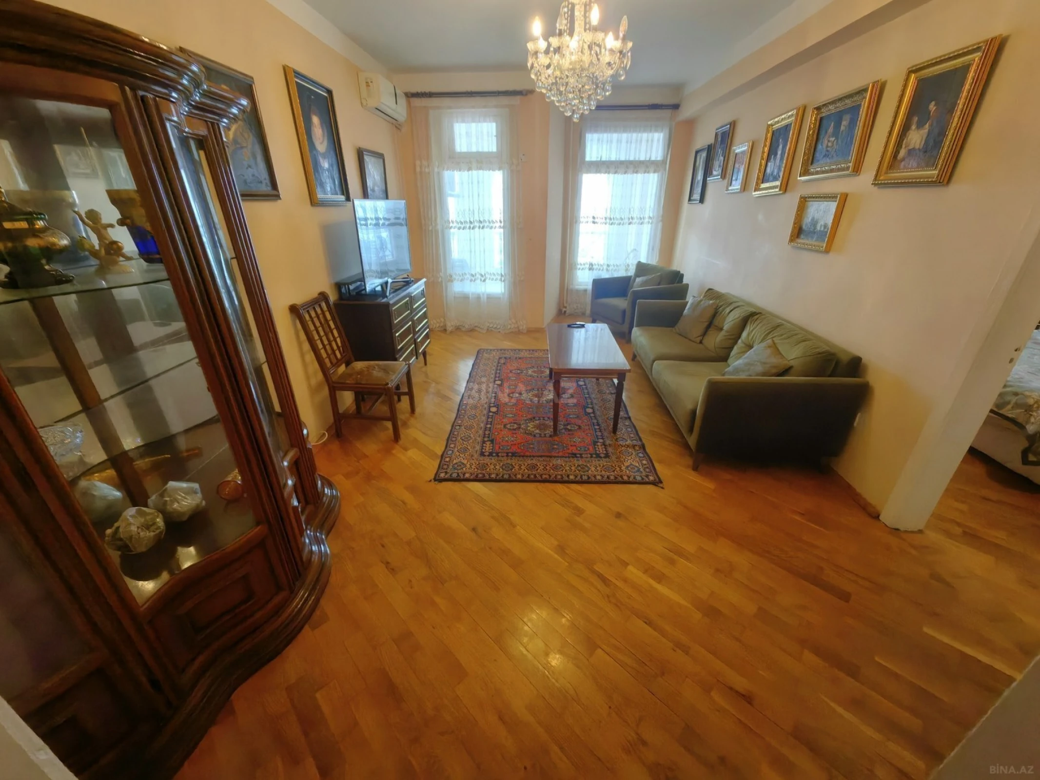Satılır 4 otaqlı mənzil 170 m²