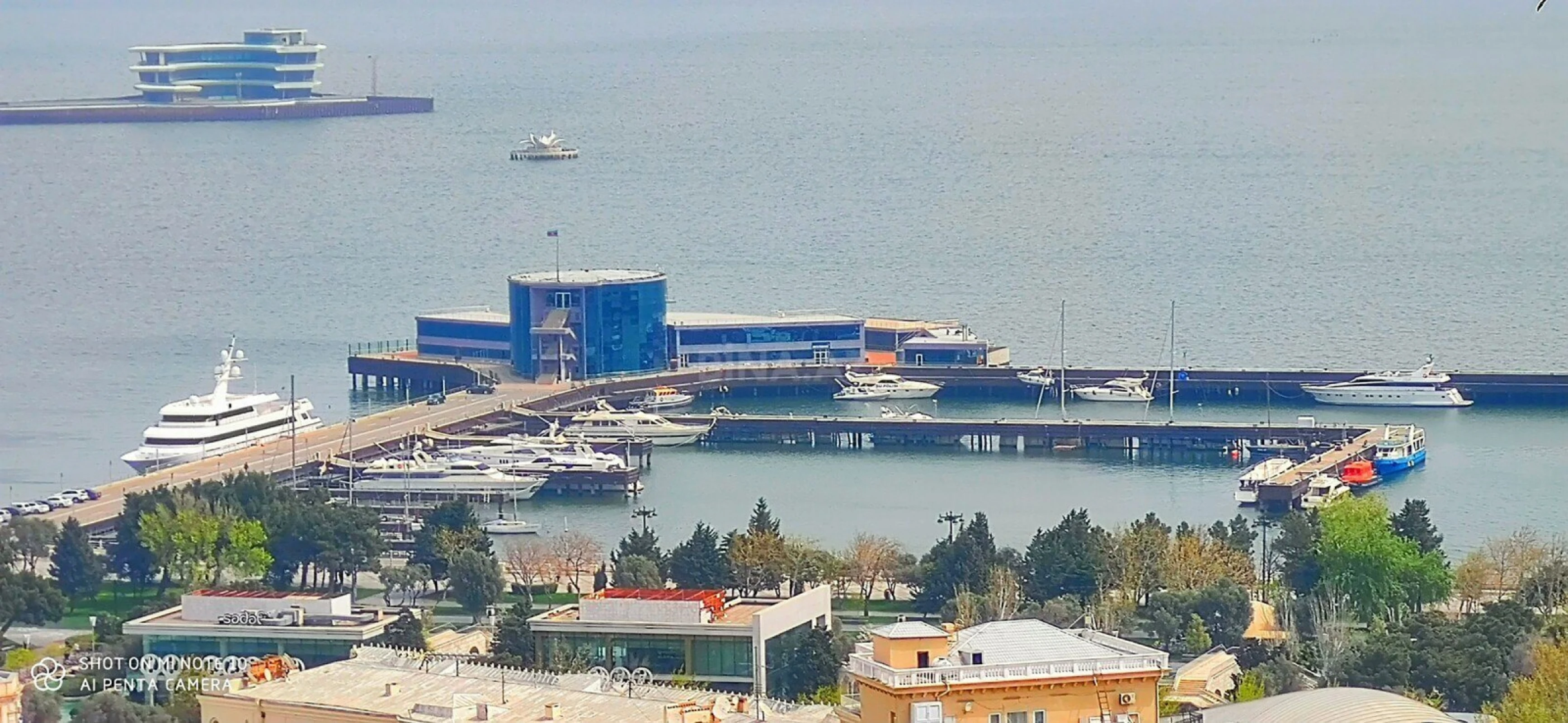 Satılır 4 otaqlı mənzil 170 m²