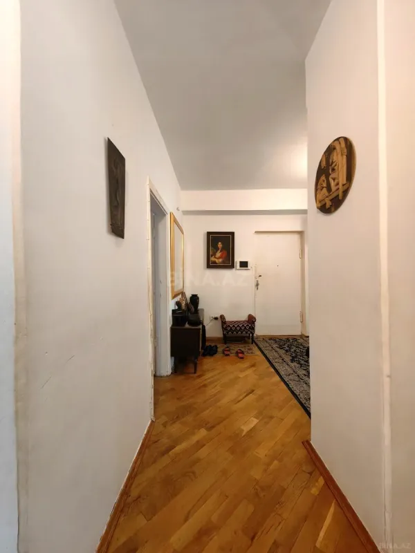 Satılır 4 otaqlı mənzil 170 m²