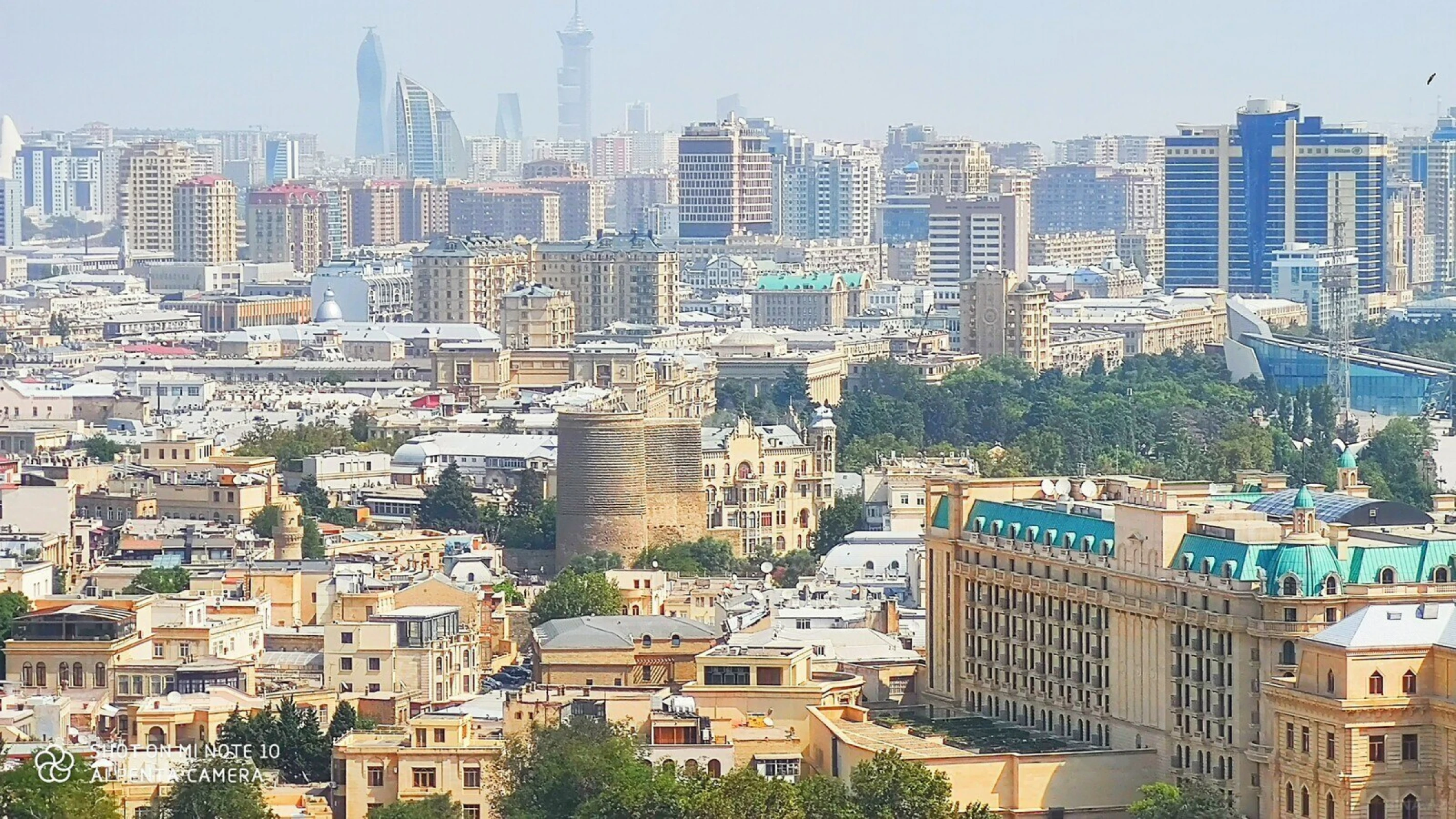 Satılır 4 otaqlı mənzil 170 m²