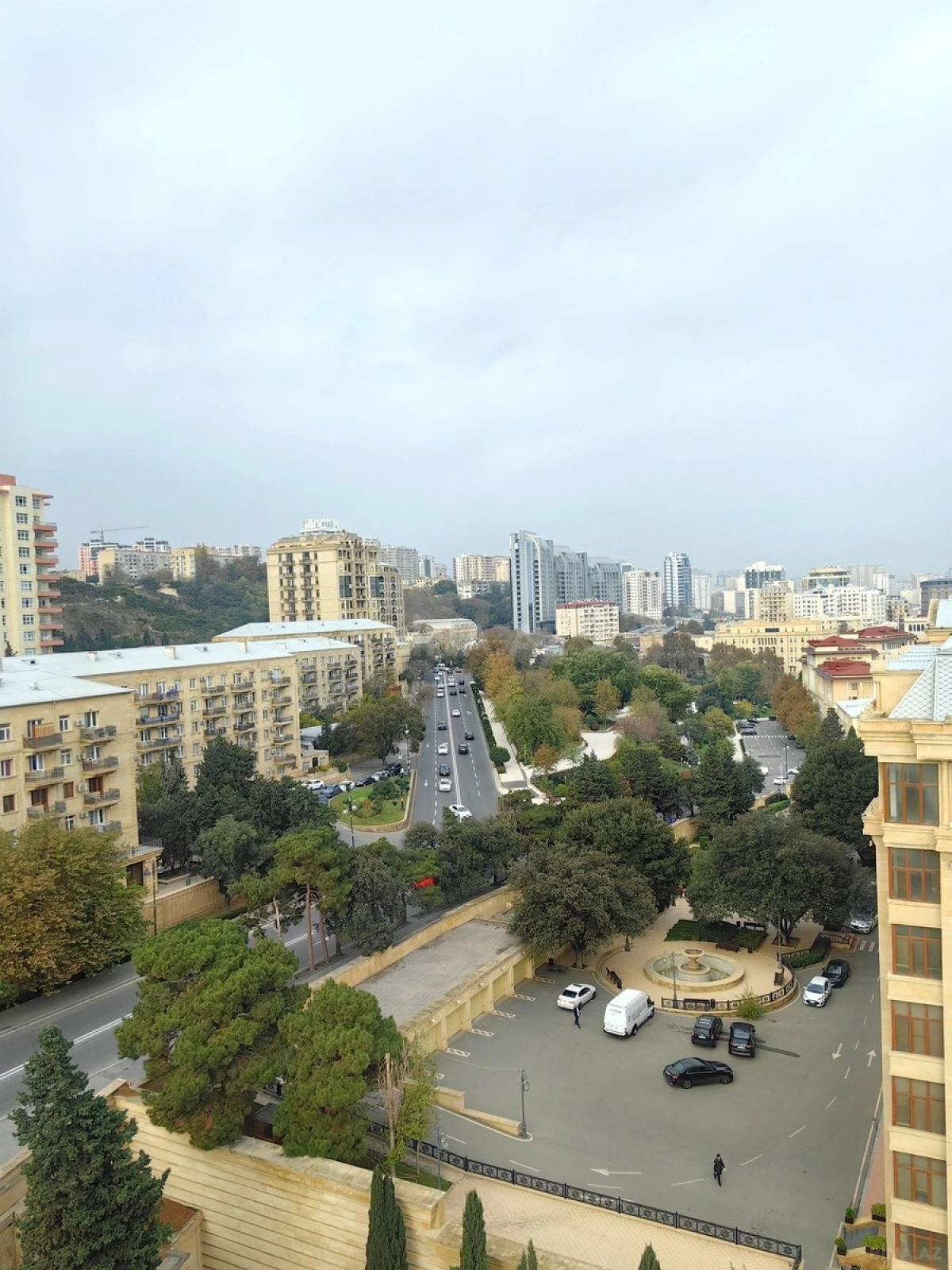 Satılır 4 otaqlı mənzil 170 m²