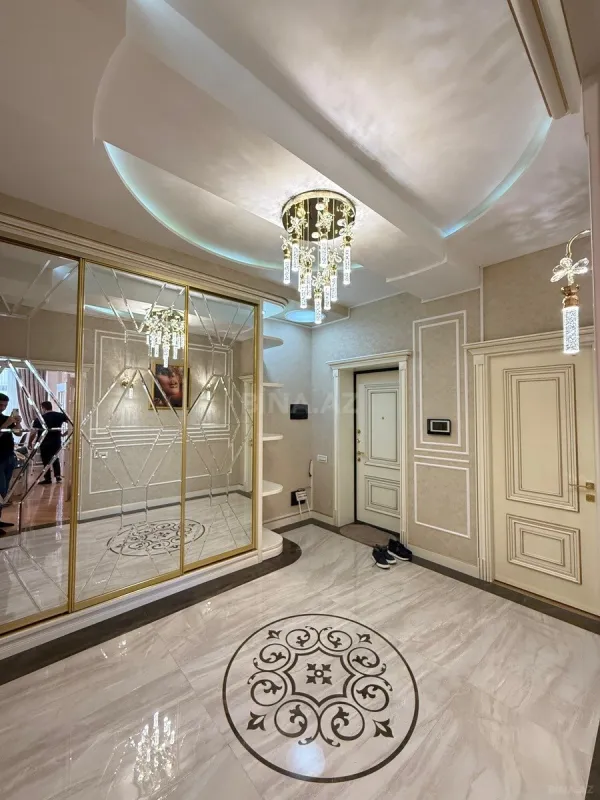 Satılır 2 otaqlı mənzil 88 m²