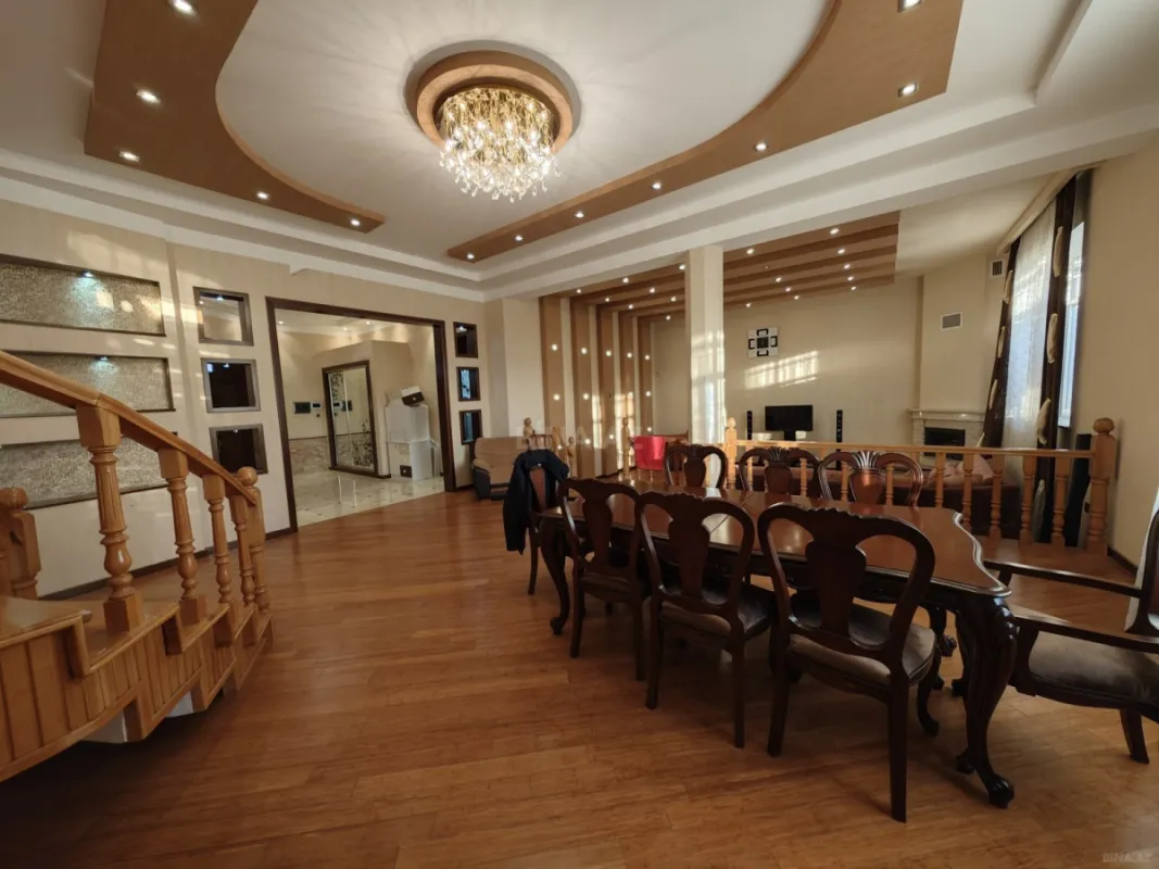 Satılır 10 otaqlı həyət evi 300 m²