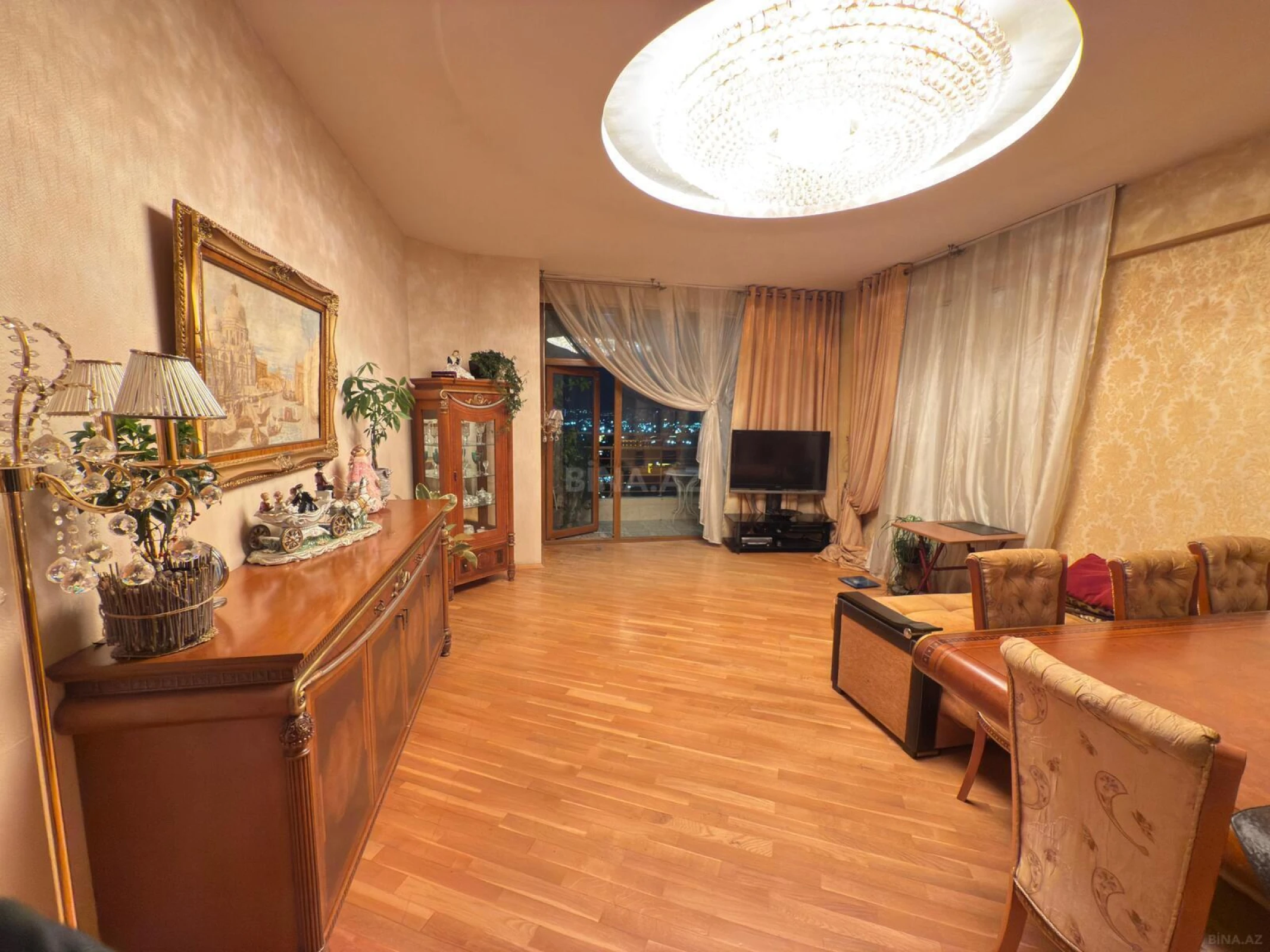 Satılır 3 otaqlı mənzil 110 m²