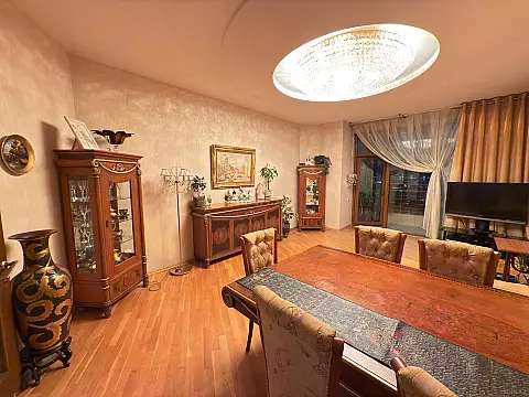 Satılır 3 otaqlı mənzil 110 m²