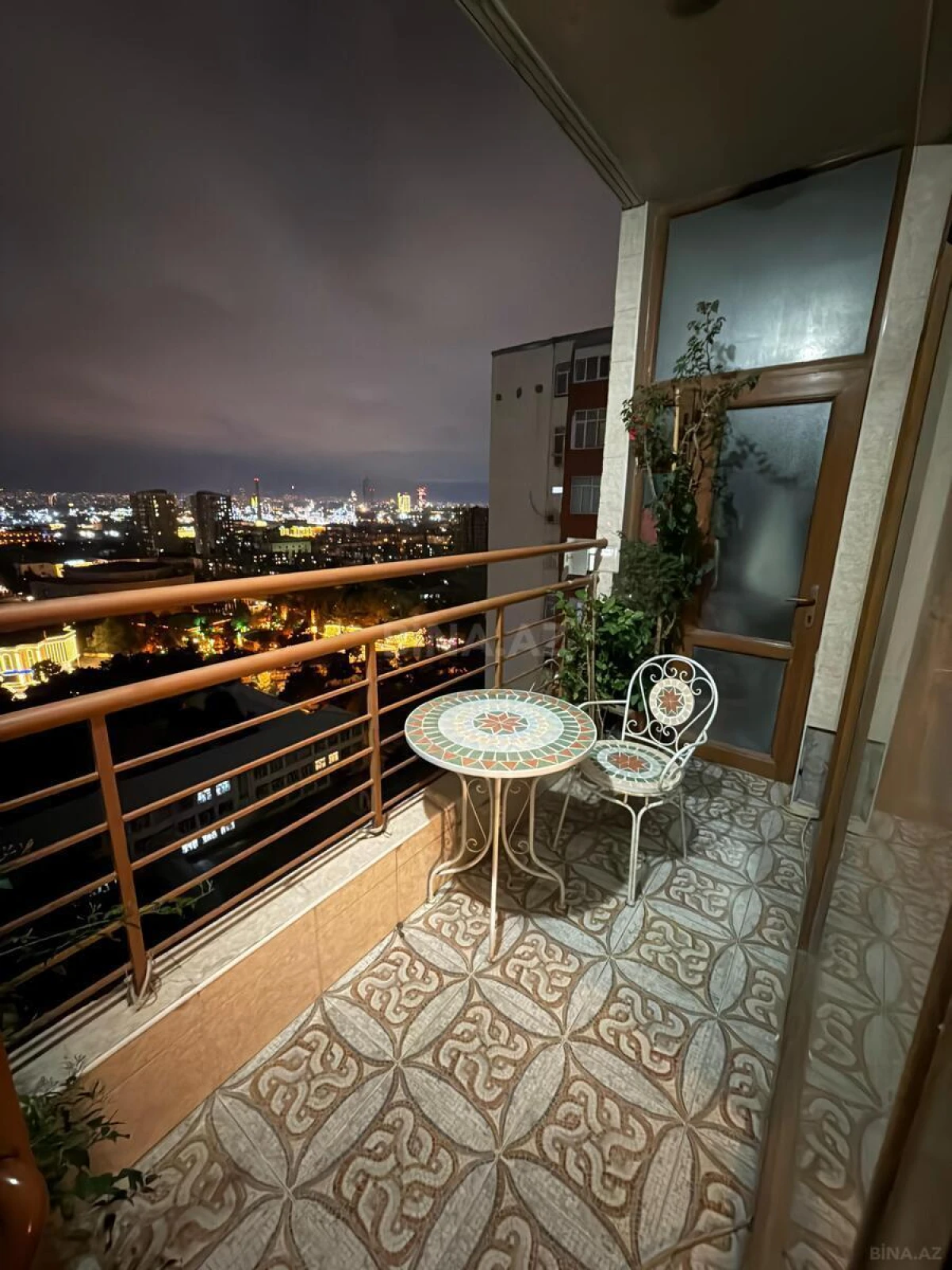 Satılır 3 otaqlı mənzil 110 m²