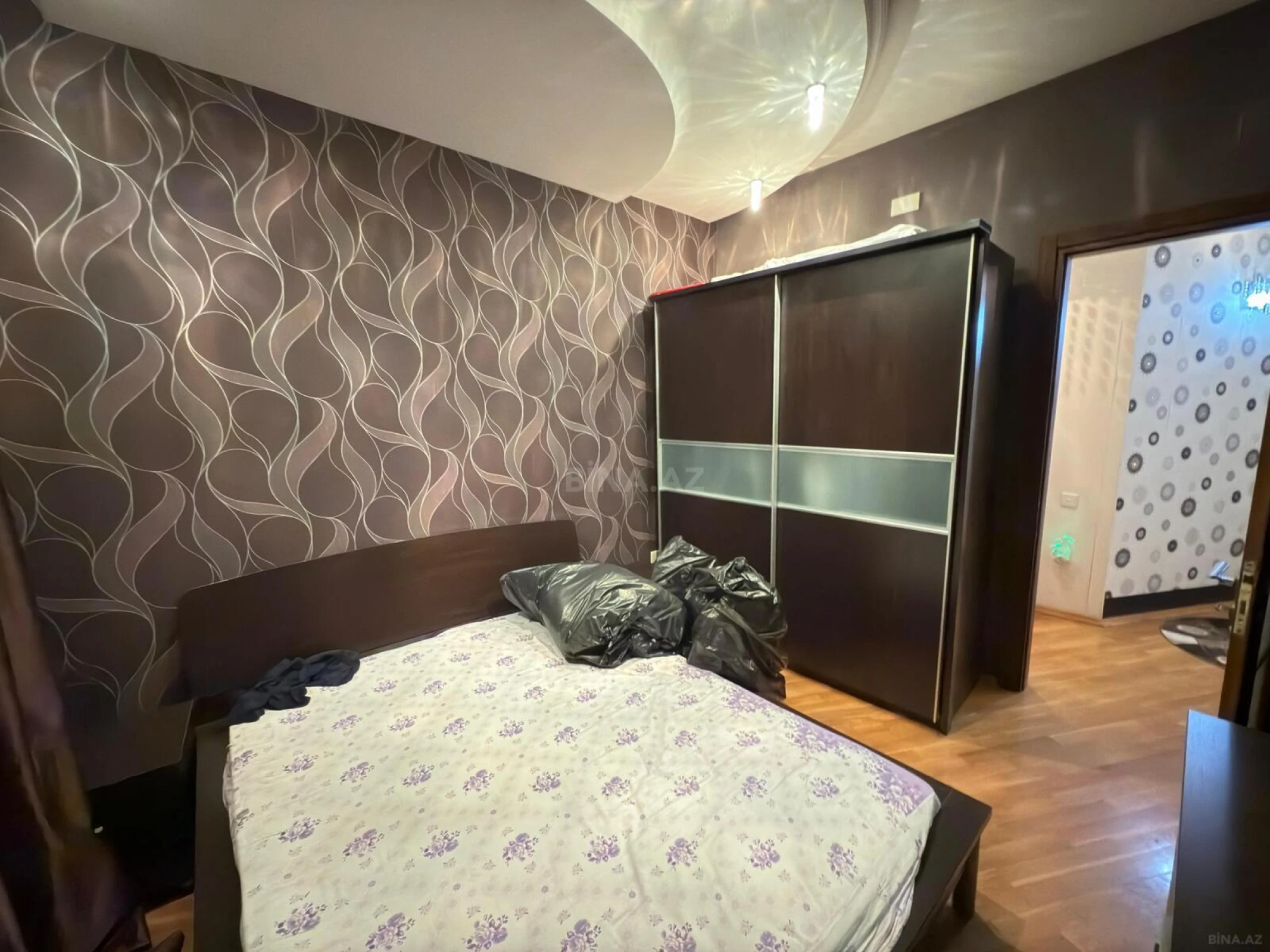 Satılır 3 otaqlı mənzil 110 m²