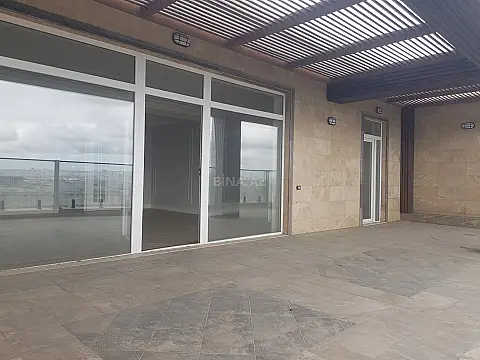 Satılır 13 otaqlı mənzil 1000 m²