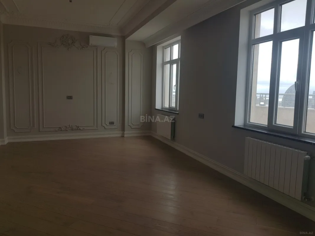 Satılır 13 otaqlı mənzil 1000 m²