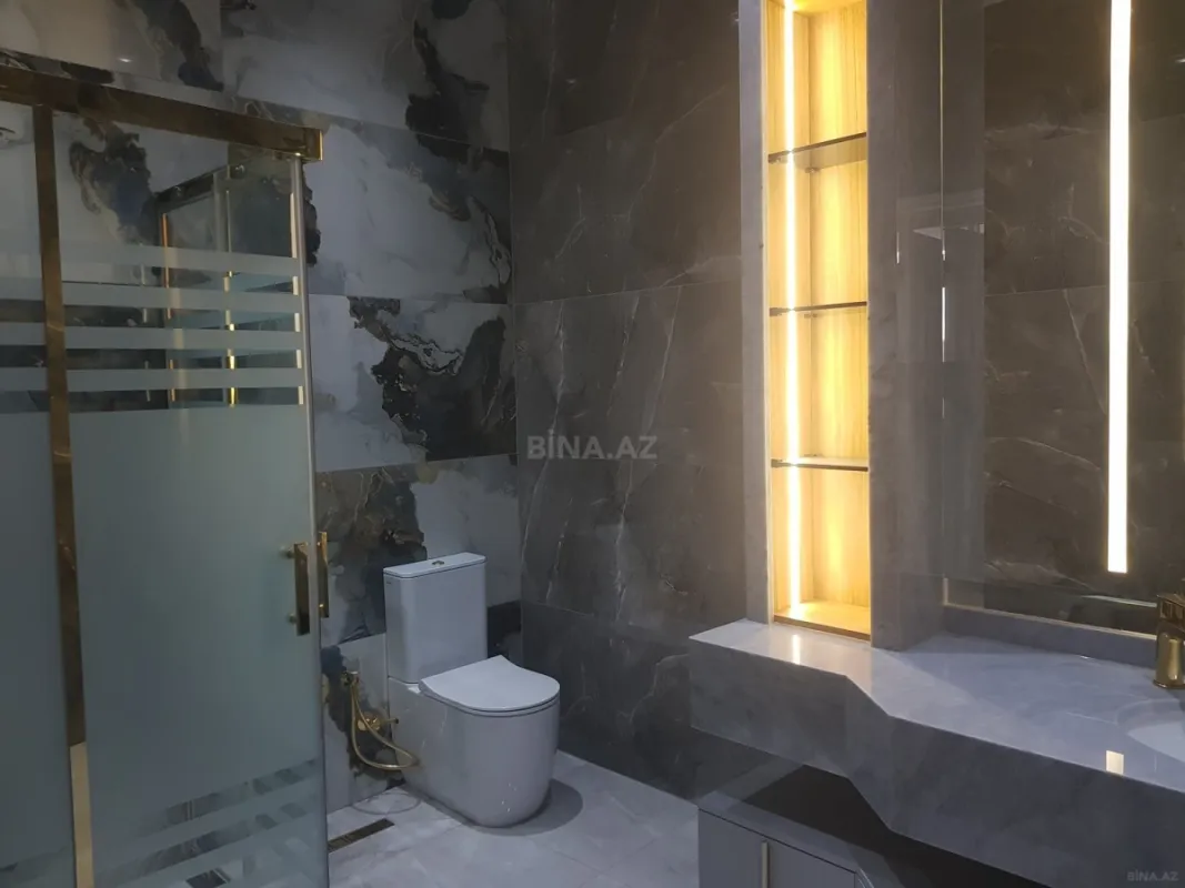 Satılır 13 otaqlı mənzil 1000 m²