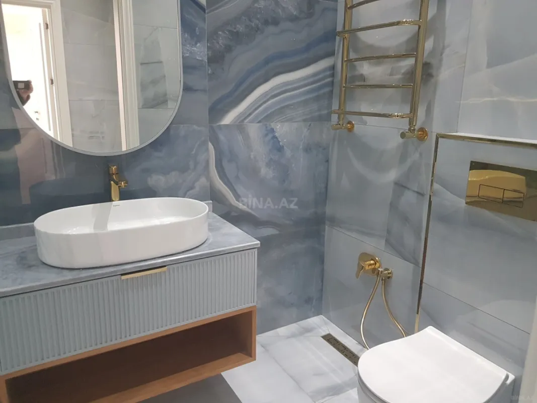 Satılır 13 otaqlı mənzil 1000 m²