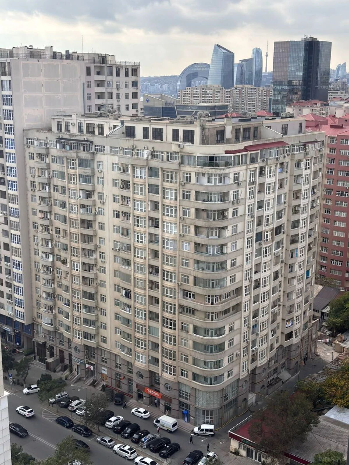 Kirayə verilir 2 otaqlı mənzil 70 m²