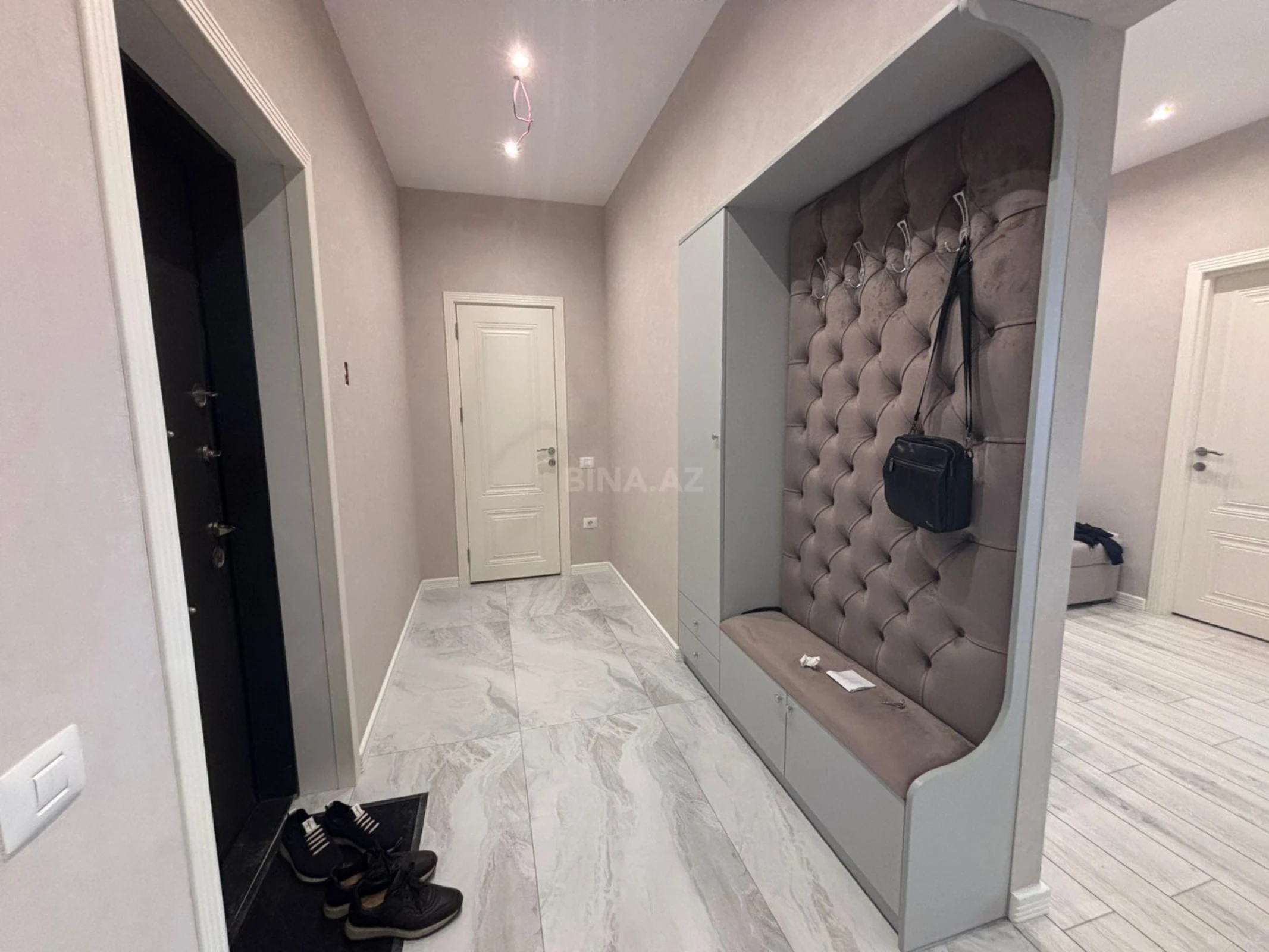 Kirayə verilir 2 otaqlı mənzil 70 m²