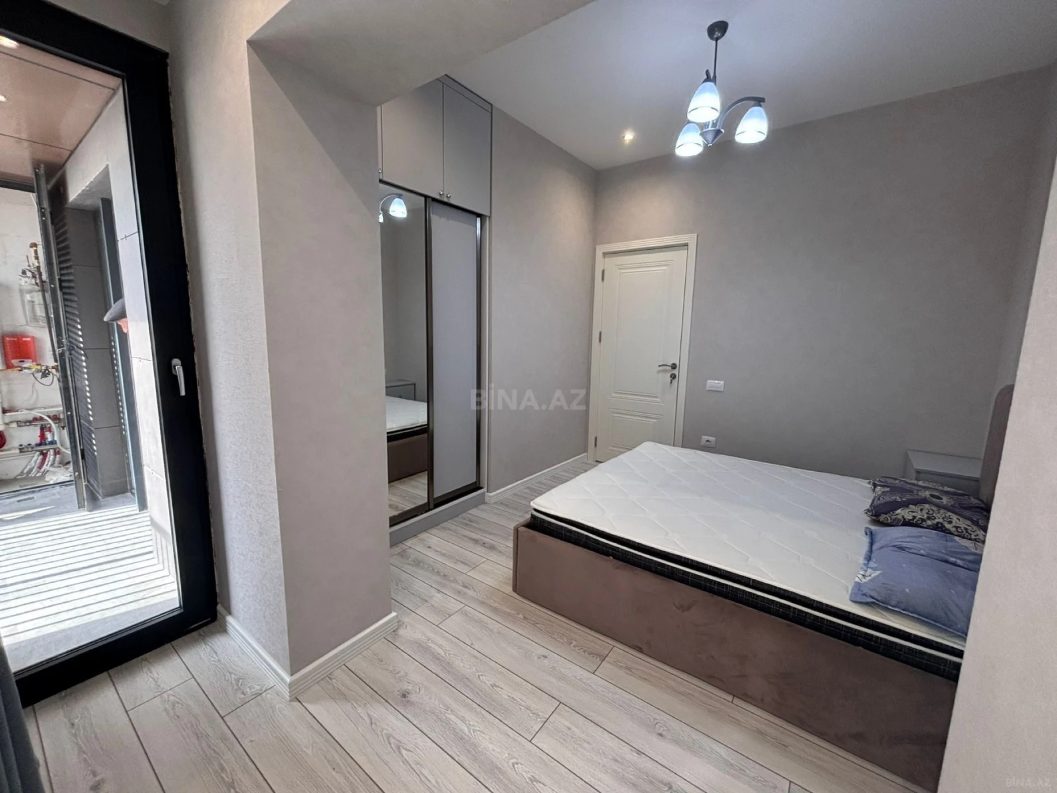 Kirayə verilir 2 otaqlı mənzil 70 m²