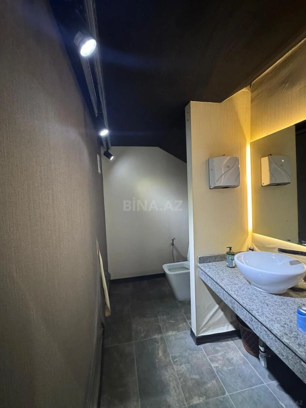 Kirayə verilir obyekt 440 m²