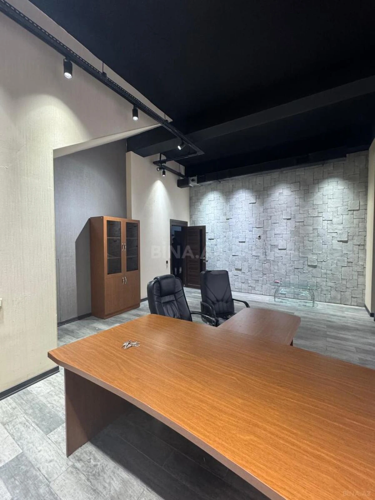 Kirayə verilir obyekt 440 m²