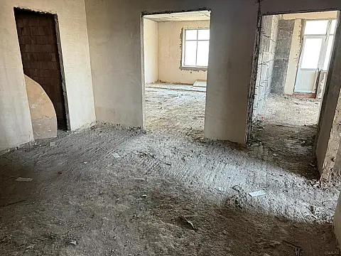 Satılır 4 otaqlı mənzil 200 m²