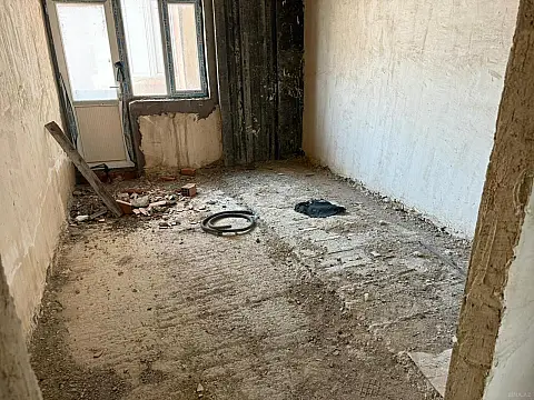 Satılır 4 otaqlı mənzil 200 m²