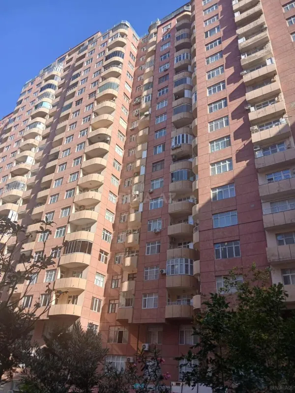 Satılır 4 otaqlı mənzil 200 m²
