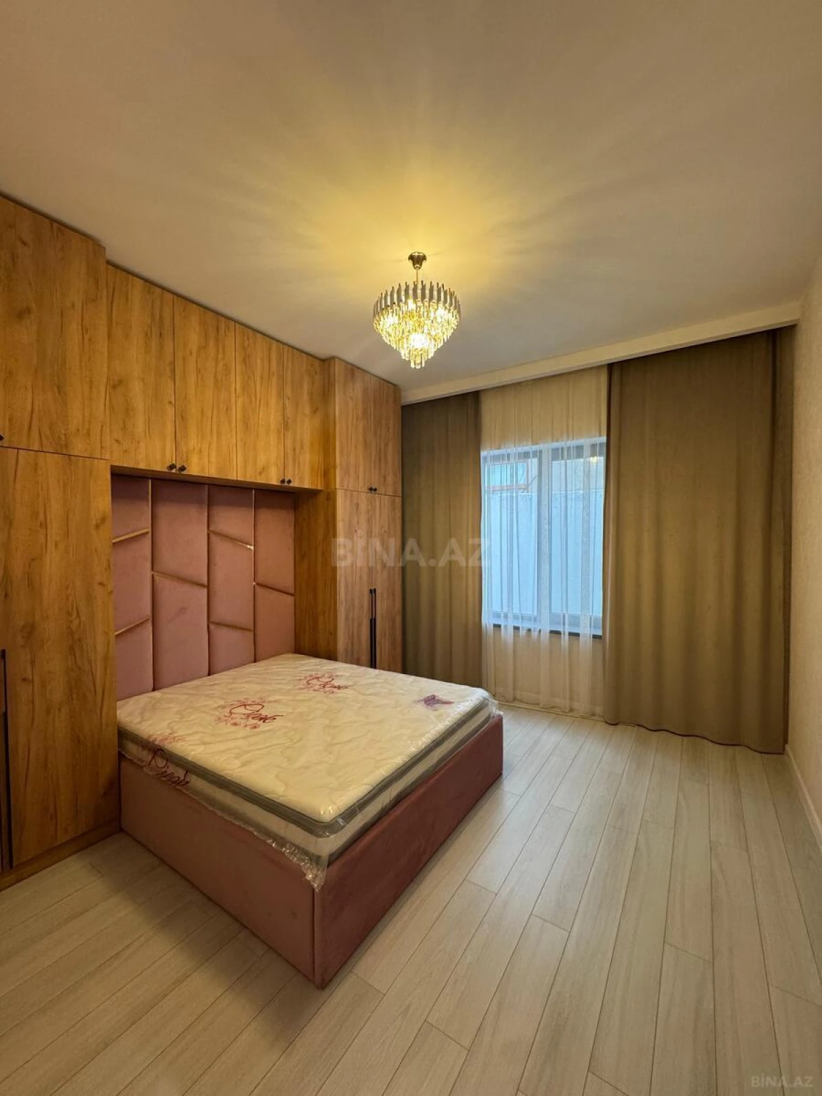 Satılır 4 otaqlı həyət evi 180 m²