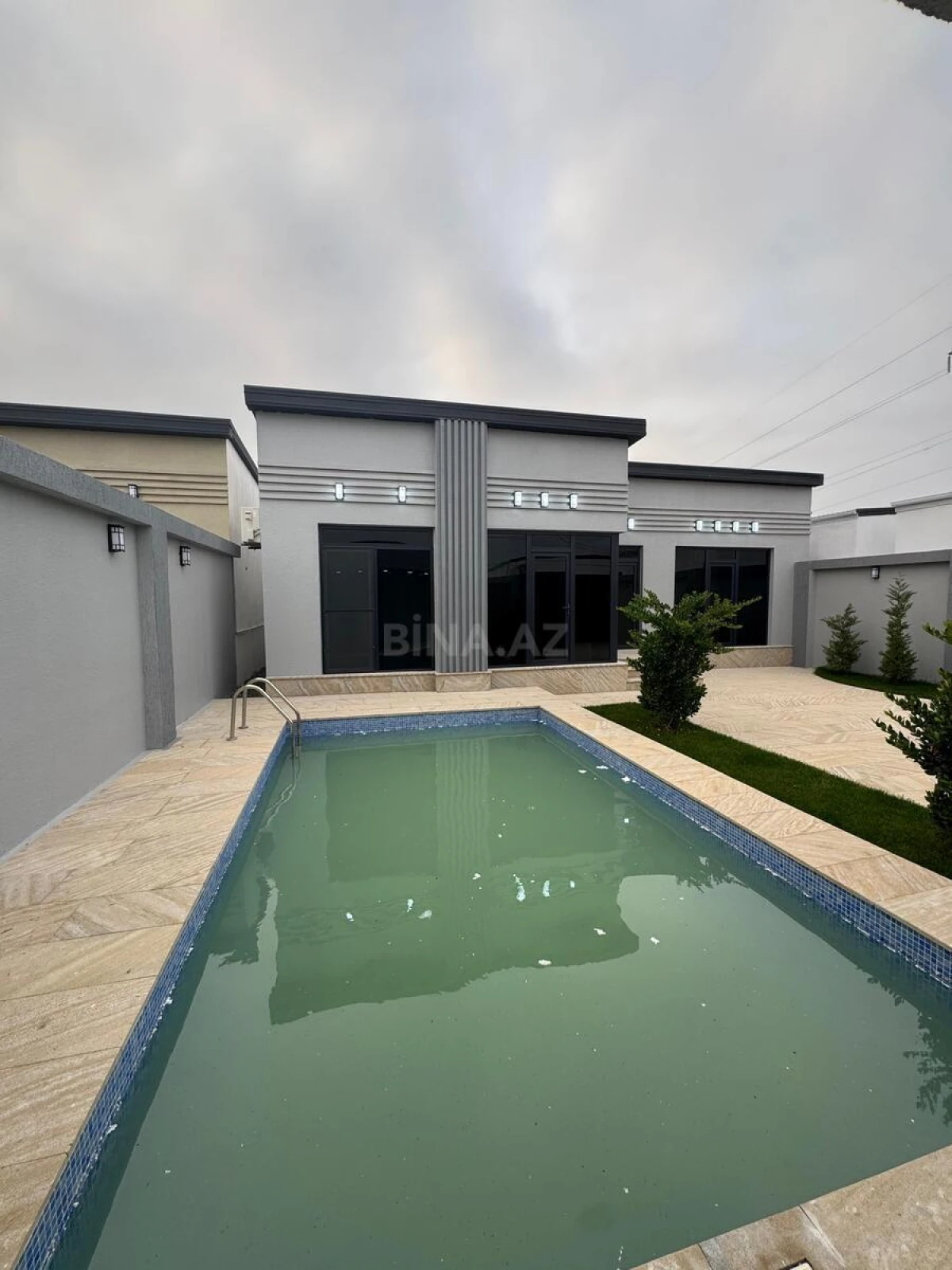 Satılır 4 otaqlı həyət evi 180 m²