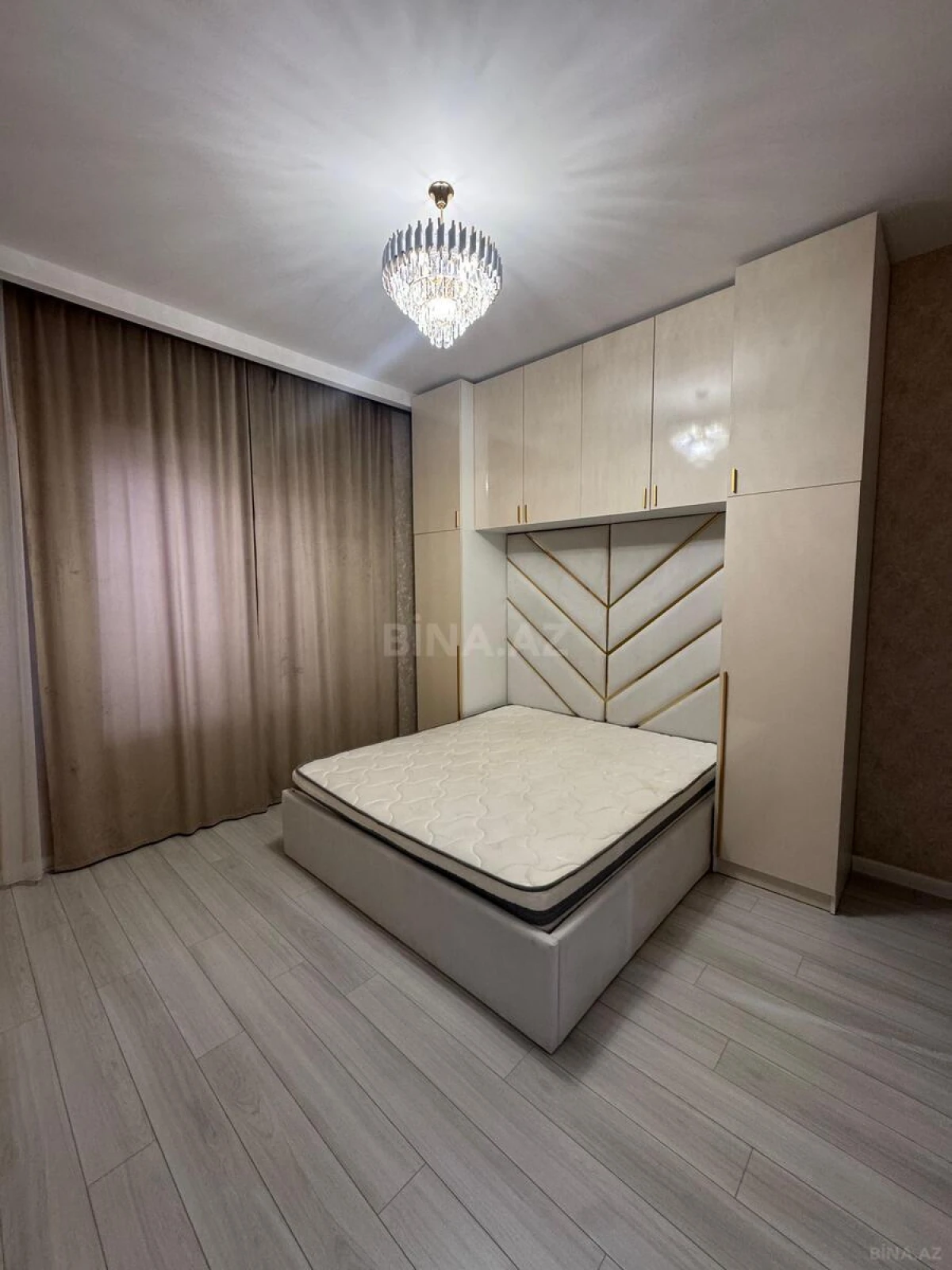 Satılır 4 otaqlı həyət evi 180 m²