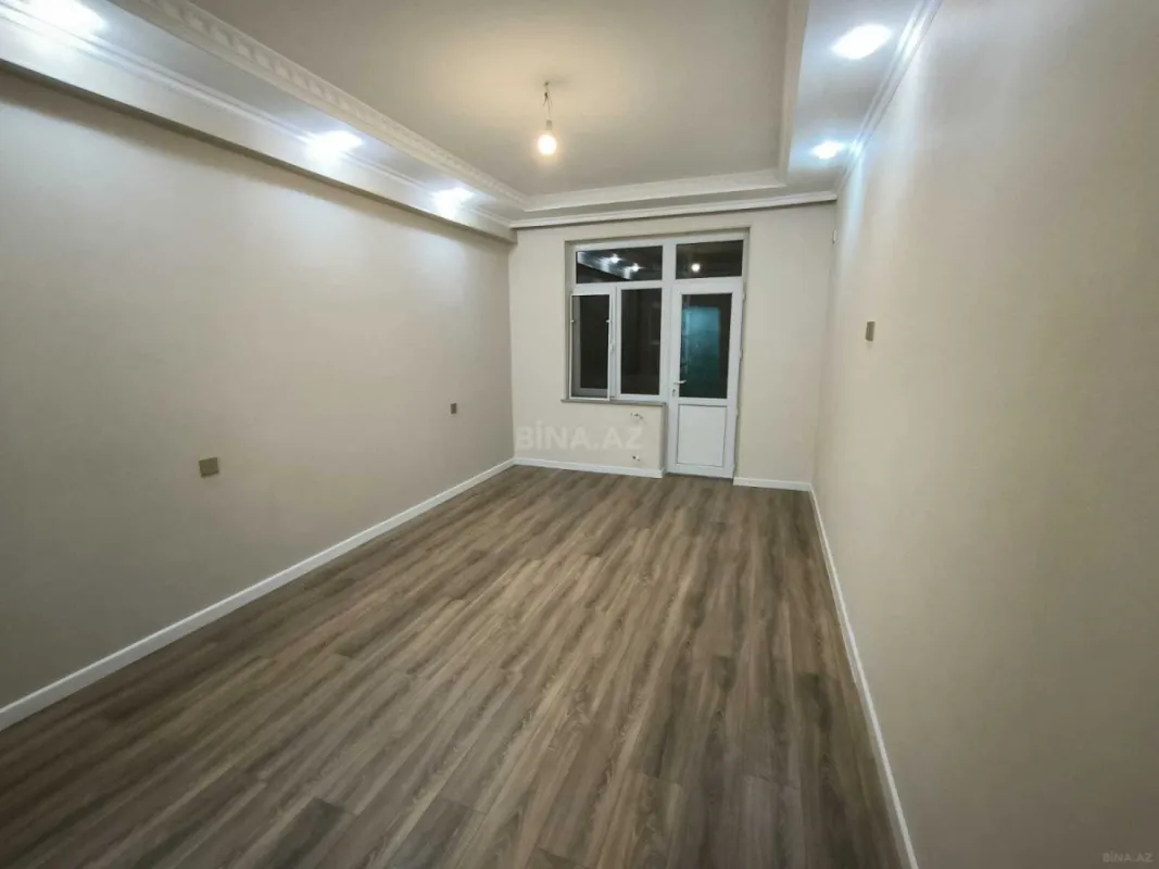 Satılır 3 otaqlı mənzil 145 m²