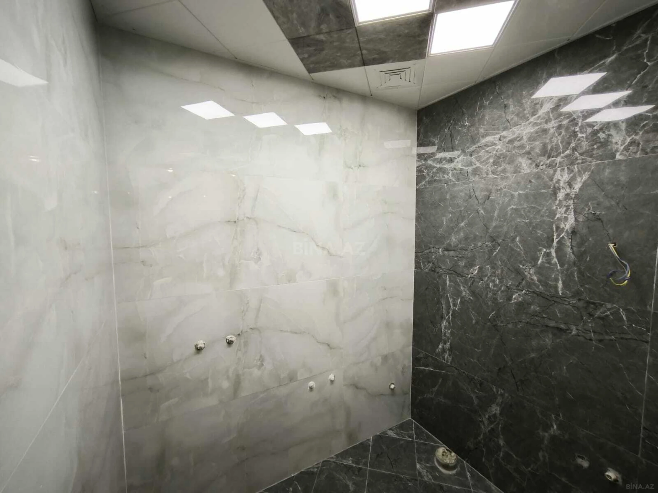 Satılır 3 otaqlı mənzil 145 m²