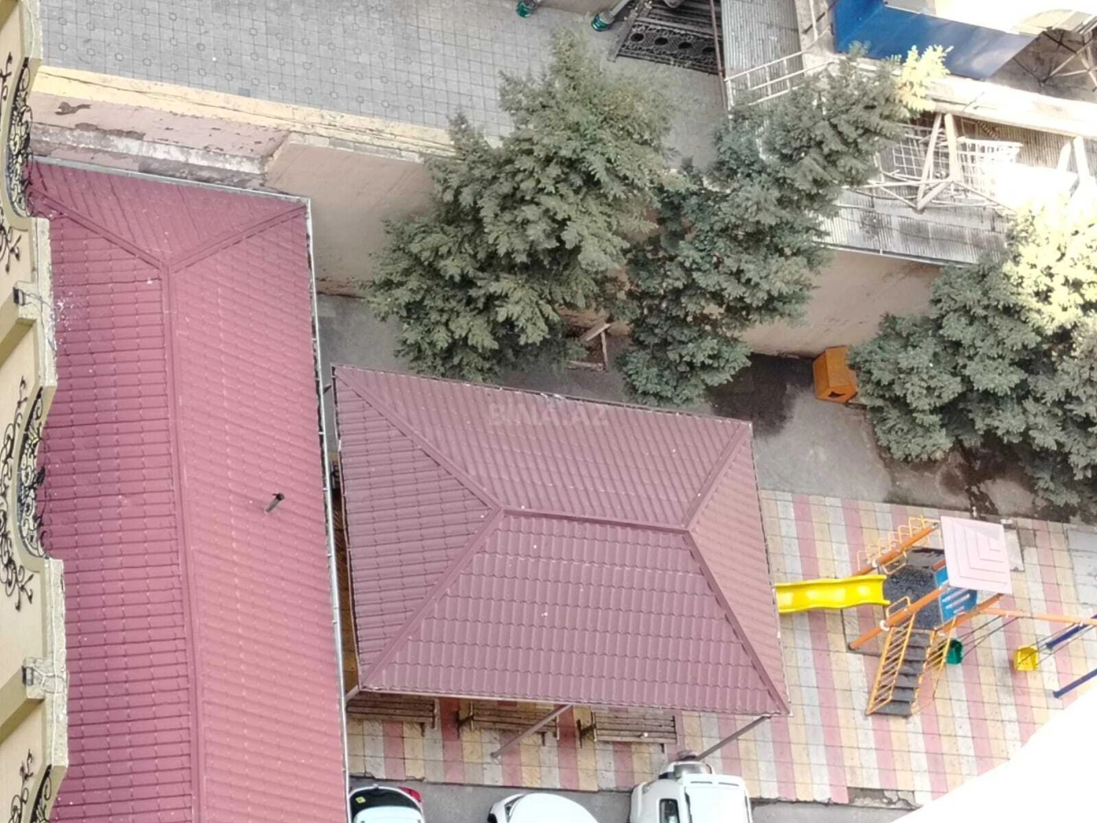 Satılır 3 otaqlı mənzil 145 m²