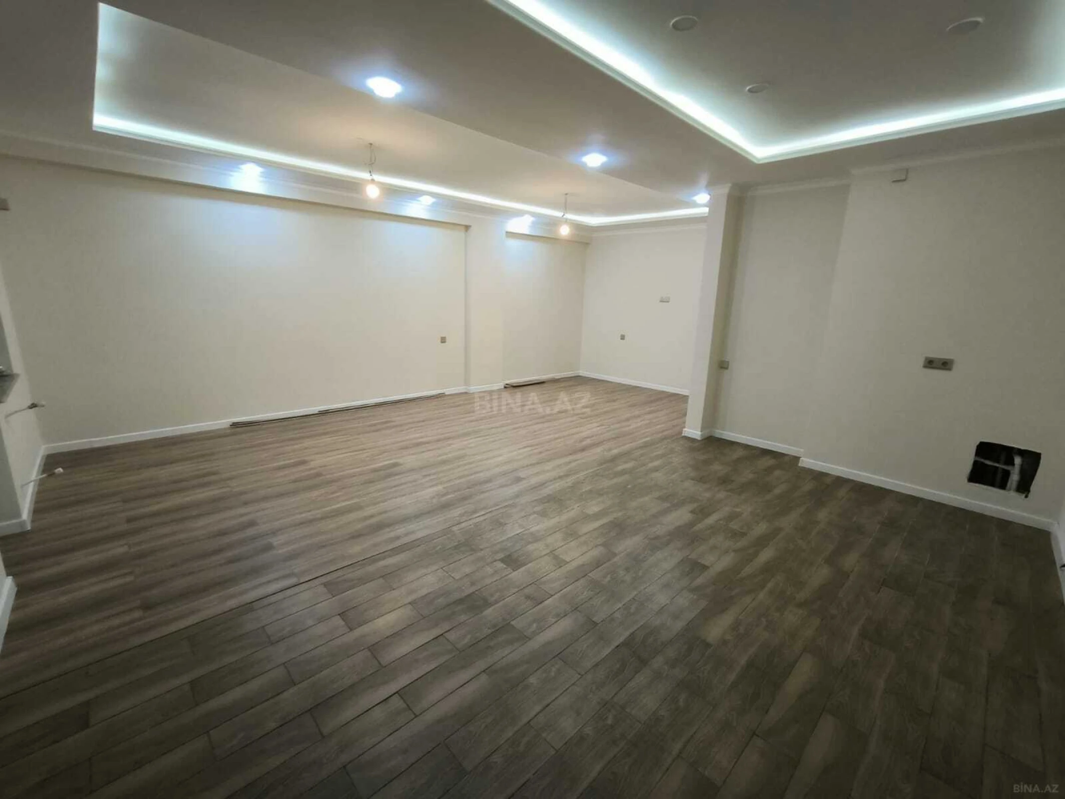 Satılır 3 otaqlı mənzil 145 m²