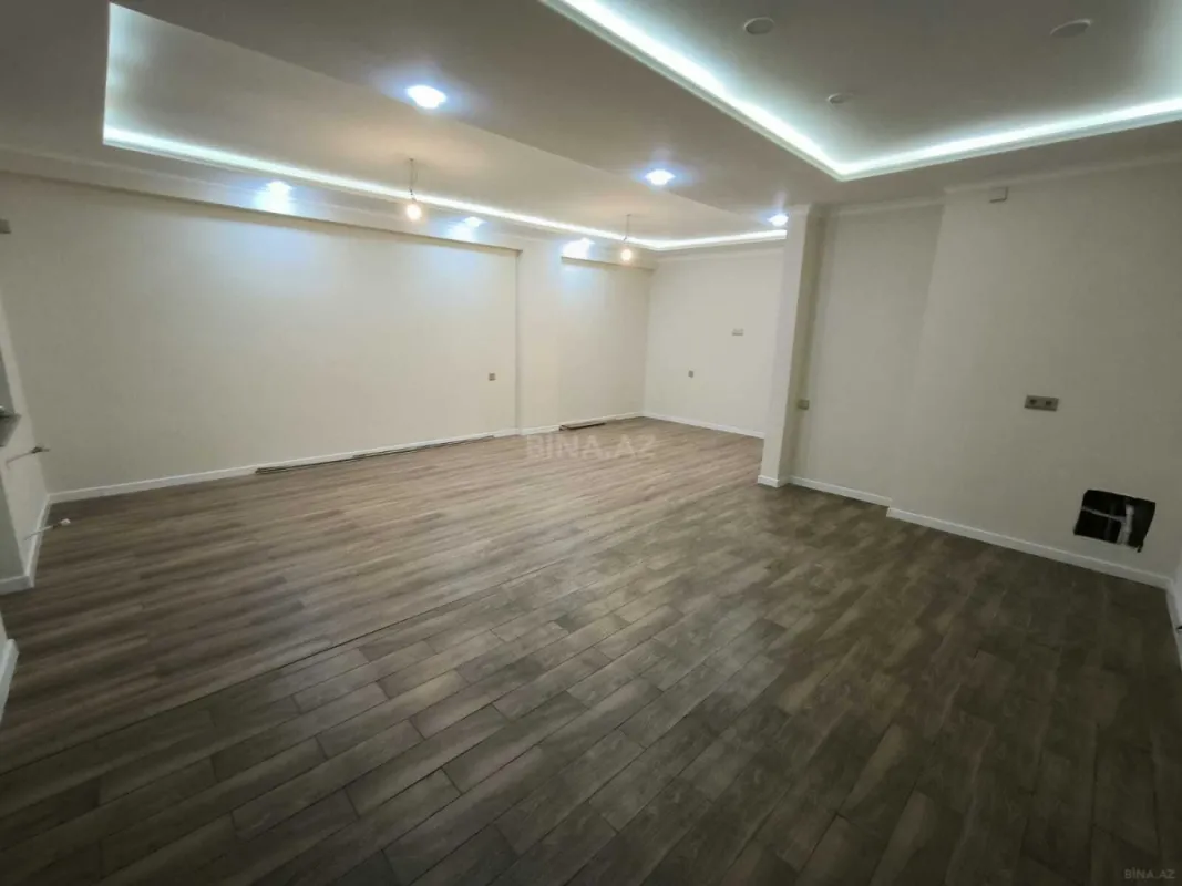 Satılır 3 otaqlı mənzil 145 m²