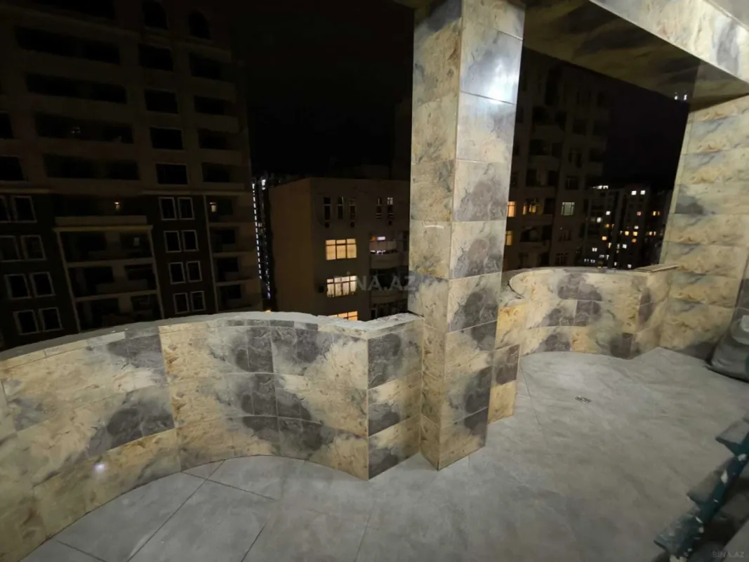 Satılır 3 otaqlı mənzil 145 m²