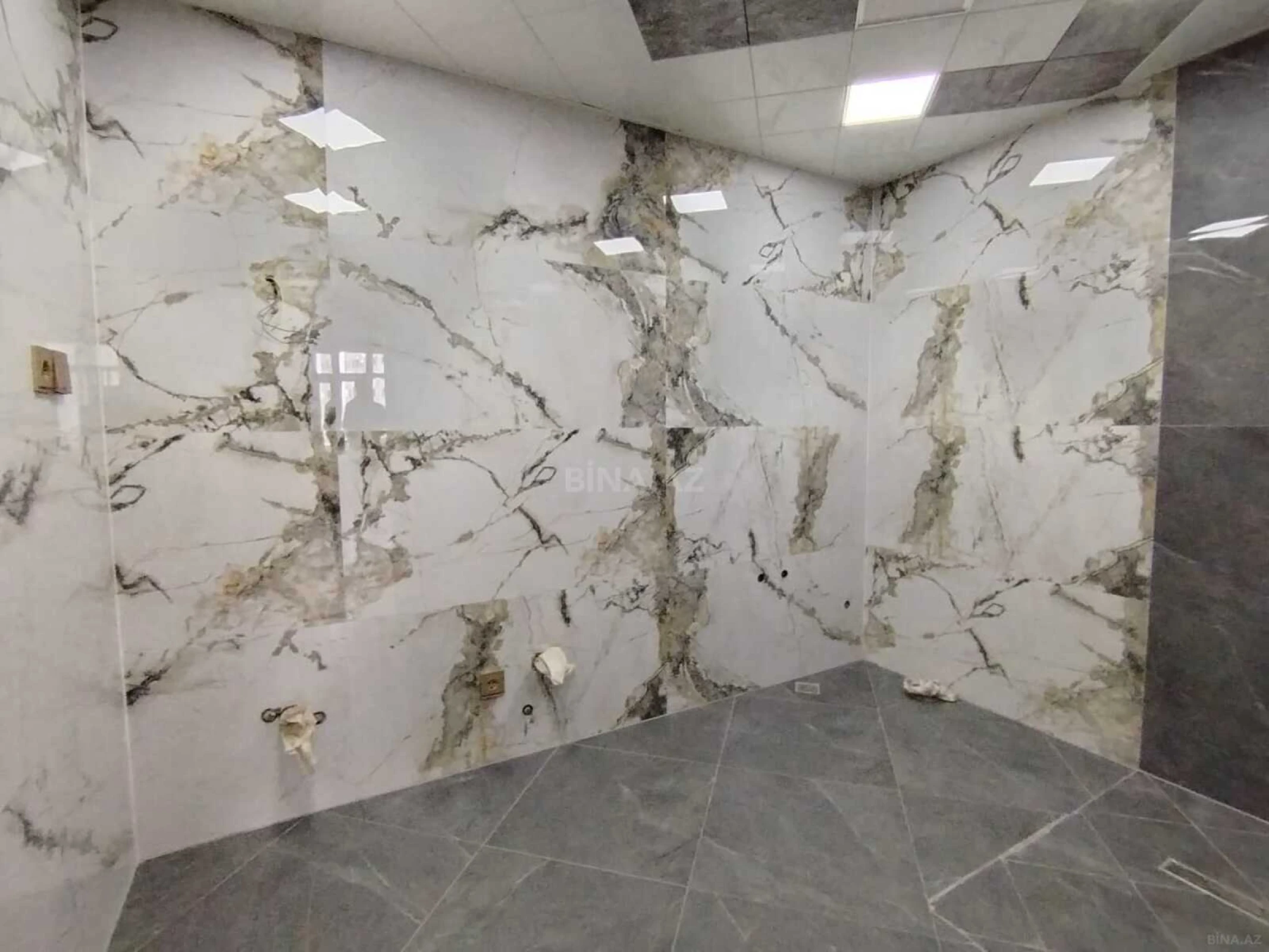 Satılır 3 otaqlı mənzil 145 m²