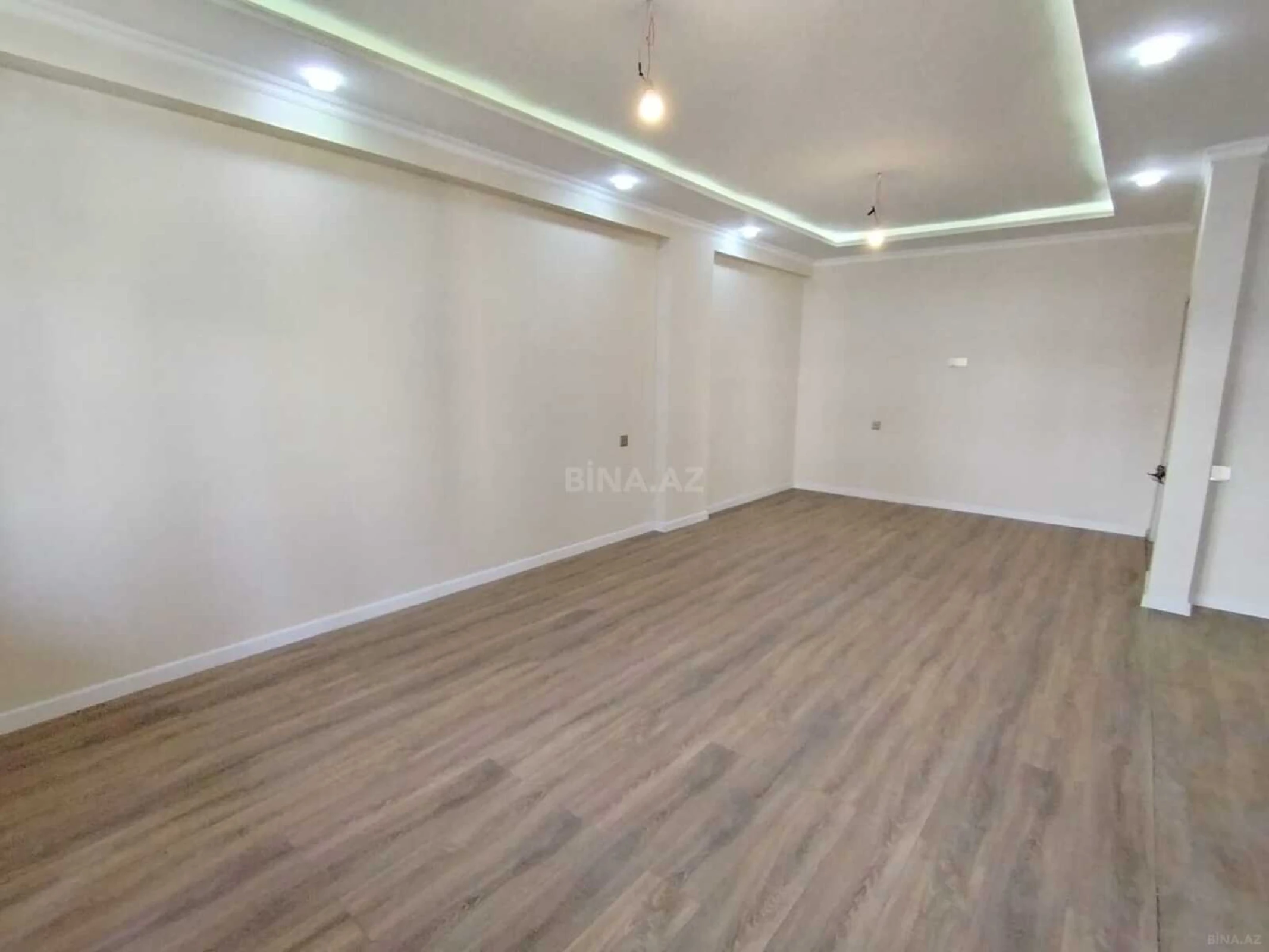 Satılır 3 otaqlı mənzil 145 m²
