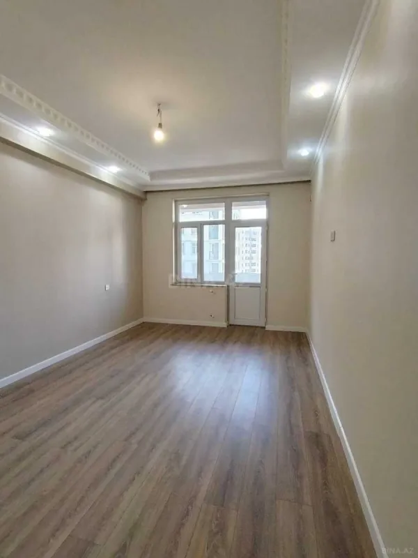Satılır 3 otaqlı mənzil 145 m²