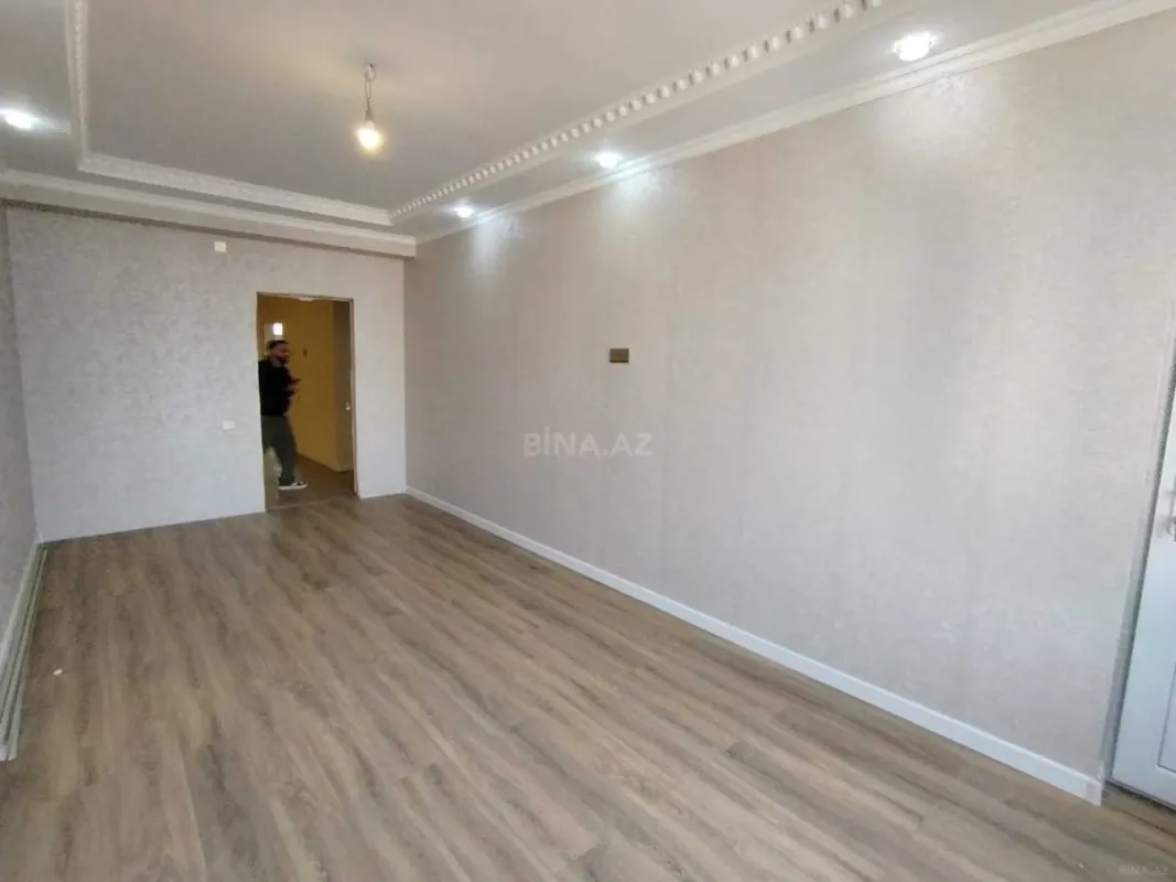 Satılır 3 otaqlı mənzil 145 m²