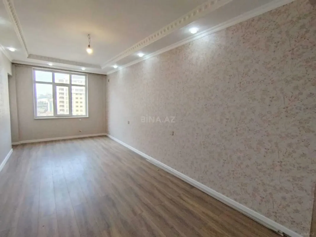 Satılır 3 otaqlı mənzil 145 m²