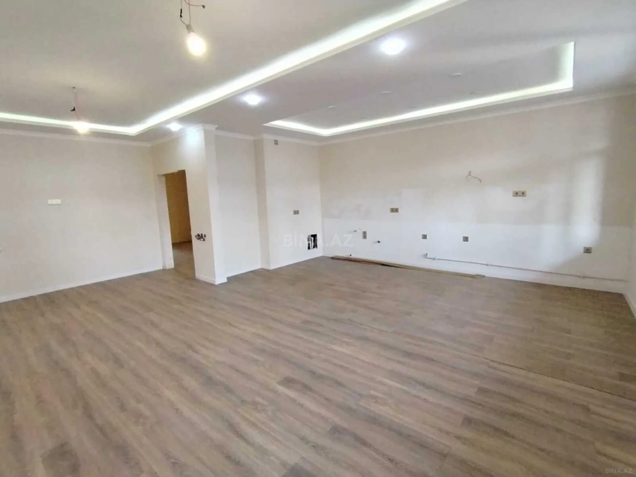 Satılır 3 otaqlı mənzil 145 m²