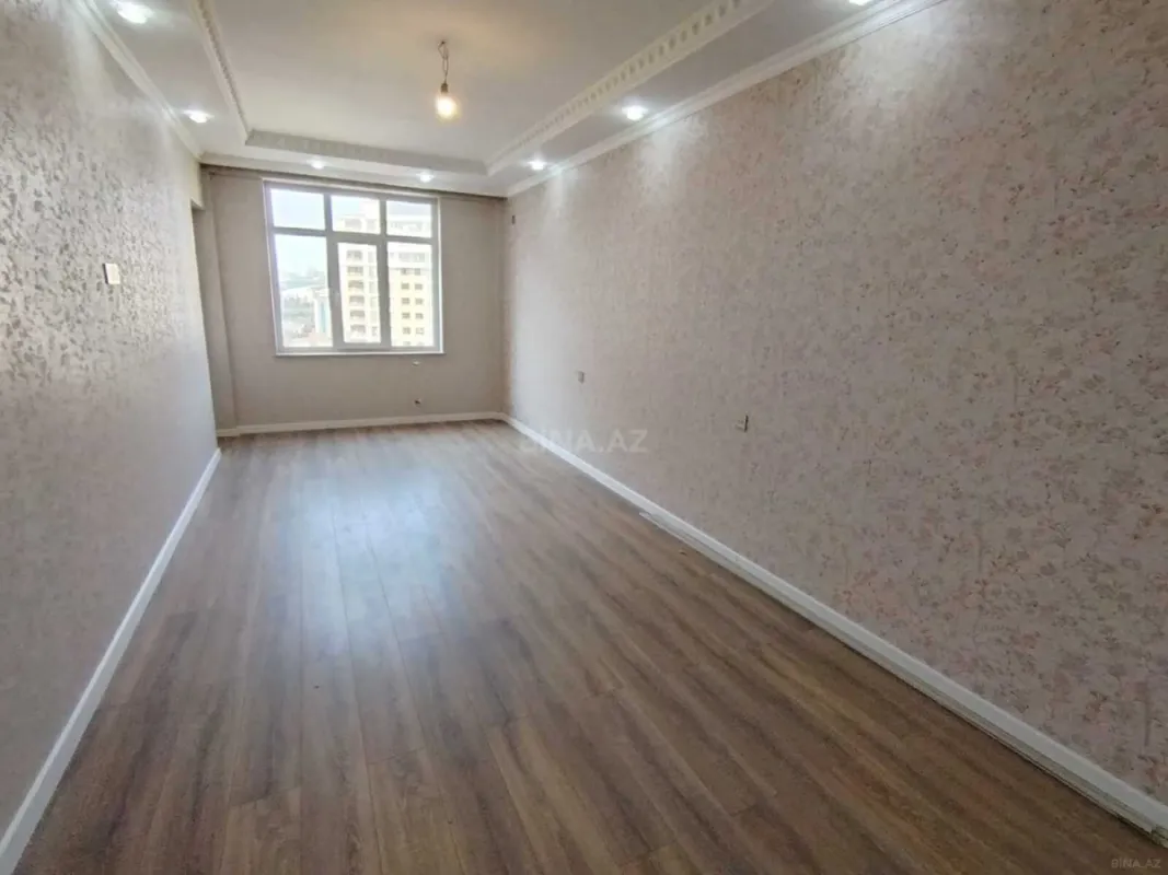 Satılır 3 otaqlı mənzil 145 m²